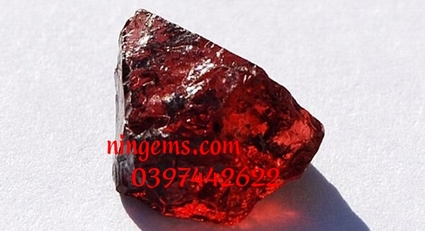 Đá Garnet - Ngọc Hồng Lựu