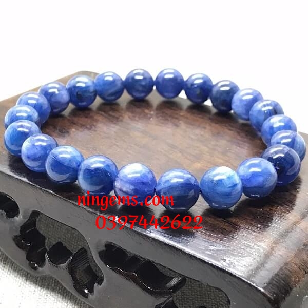 Vòng tay đá Kyanite rất cần thiết cho những người mệnh Mộc và mệnh Thủy