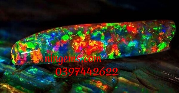 Đá opal có tính phong thủy cao