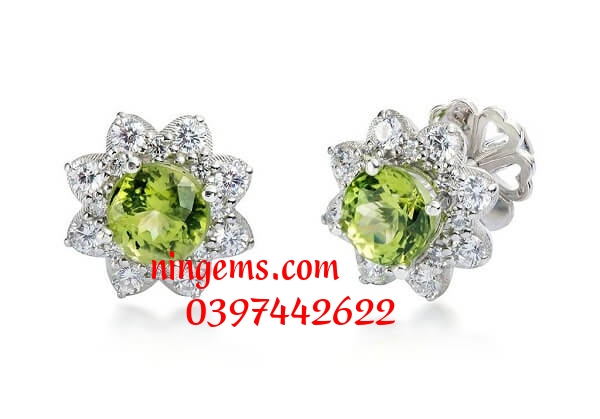 Hoa tai đính đá Peridot (ngọc lục bảo chiều tà)