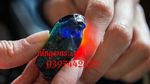 Những điều cần biết về đá sapphire thô