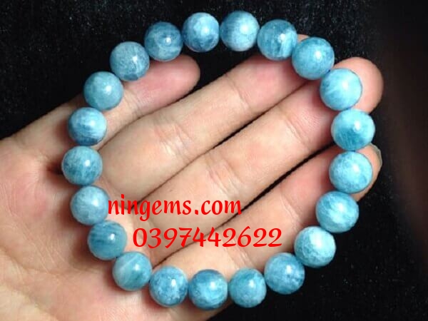 Vòng đá aquamarine cho nữ mệnh mộc.