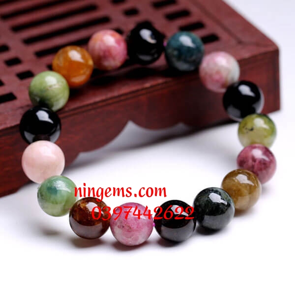 Vòng đá Tourmaline trên thị trường hiện nay có giá bao nhiêu