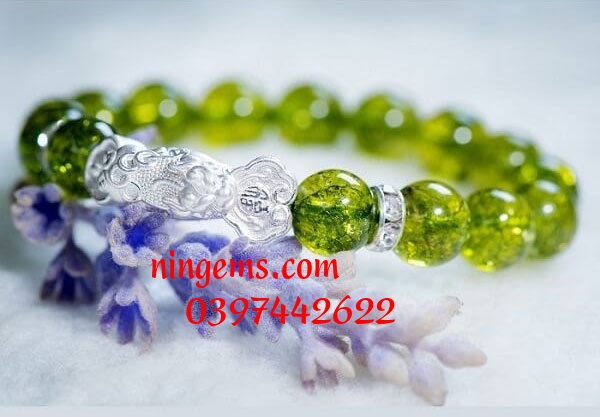 Vòng tay đá peridot hợp với người sinh năm 1959.